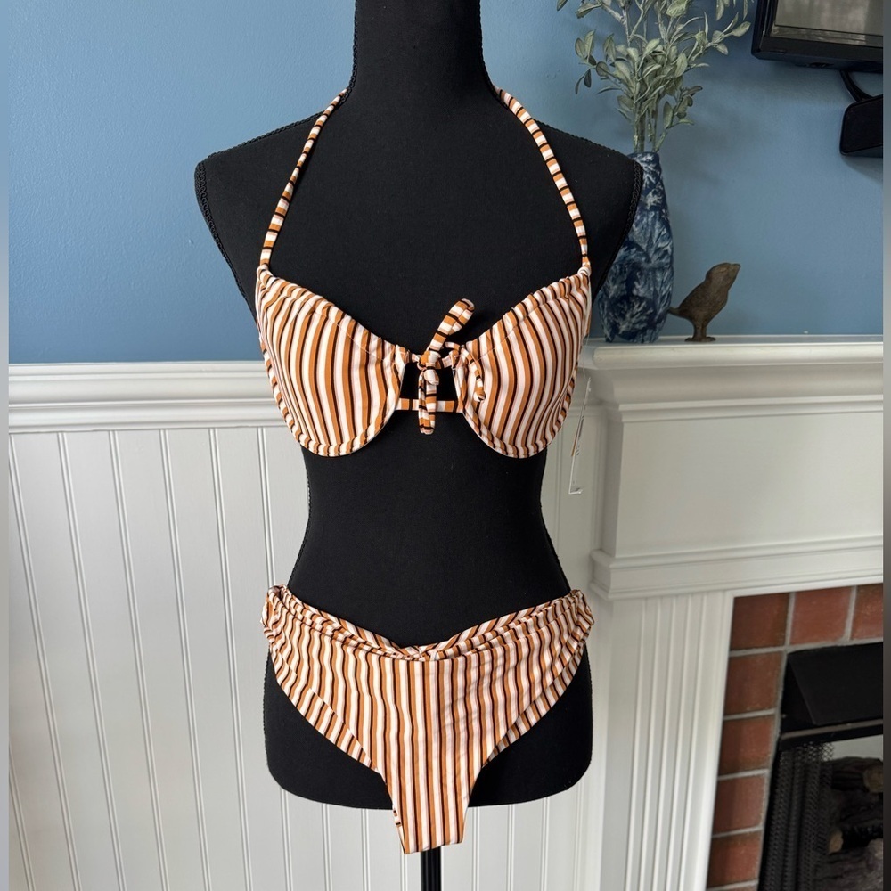 ☀️☀️NEW Roxy Printed Beach Classic Women’s Bikini Set~ 2 piece ~ Stripe ~ Medium